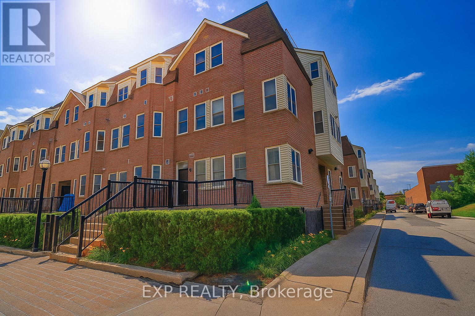 Residential in Toronto (Yorkdale-Glen Park) 4