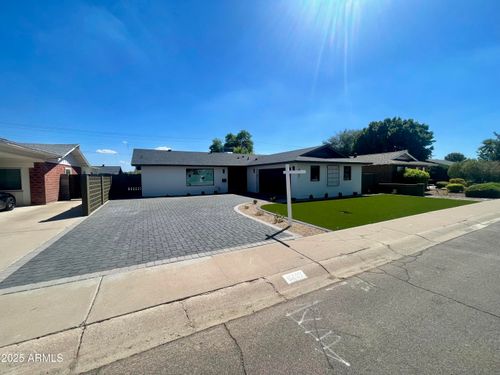 8437 E Vista Dr, Scottsdale, AZ, 85250-7440 | Card Image