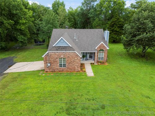704 3rd St, Wagoner, OK, 74467-3402 | Card Image