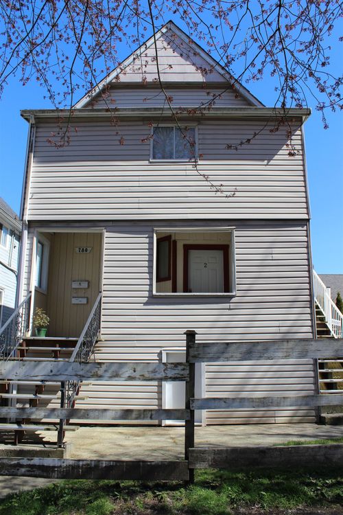 780 Victoria Dr, Vancouver, BC, V5L4E6 | Card Image