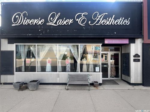 207 Main St, Rosetown, SK, S0L2V0 | Card Image