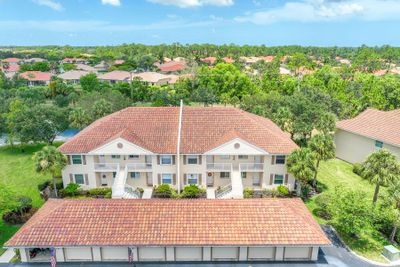 204 - 422 Valerie Way, Condo with 2 bedrooms, 2 bathrooms and null parking in Naples FL | Image 2