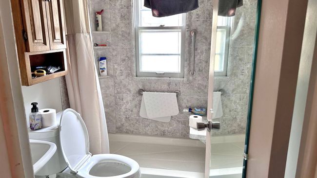 20864 Hollywood St, House other with 2 bedrooms, 1 bathrooms and null parking in Harper Woods MI | Image 12