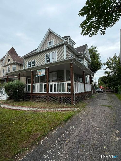 844 Colorado Ave, Bridgeport, CT, 06604-2311 | Card Image