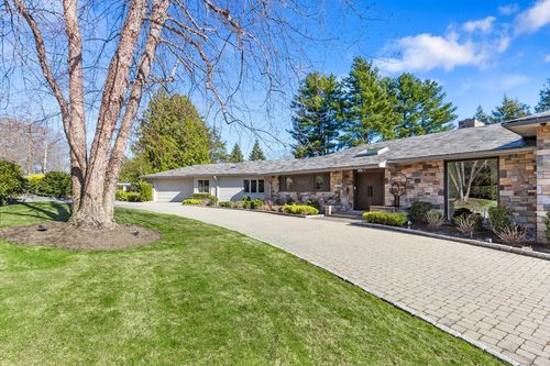 9 Singletree Rd, Chestnut Hill, MA, 02467-2813 | Card Image