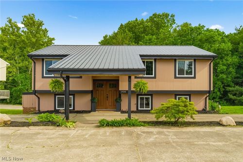 1730 Ledgewood Blvd Ne, Massillon, OH, 44646 | Card Image