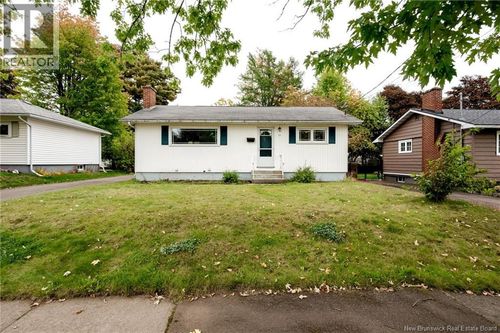 17 Bissett Ave, Moncton, NB, E1E2S8 | Card Image