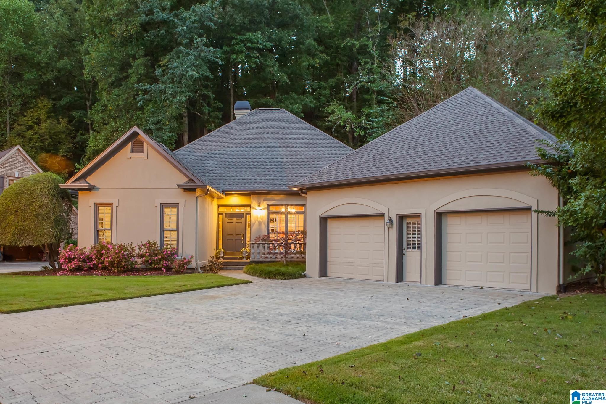 Panorama Brook Cir, Vestavia Hills, AL 35216