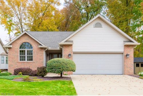 222 Lucretia Ln, Columbiana, OH, 44408-8402 | Card Image