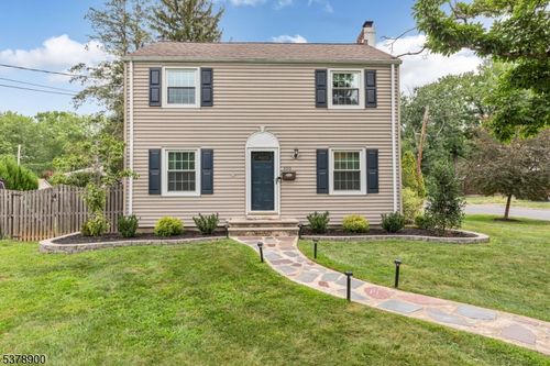 100 Willoughby Rd, Fanwood, NJ, 07023-1045 | Card Image
