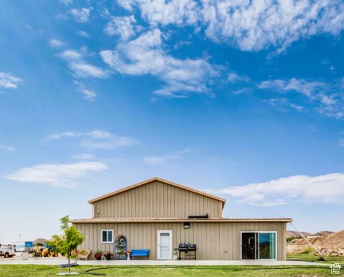6300 S 1500 E, Vernal, UT, 84078-9810 | Card Image