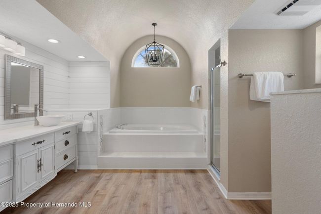 11242 Riddle Dr, House other with 3 bedrooms, 3 bathrooms and null parking in SPRING HILL FL | Image 44