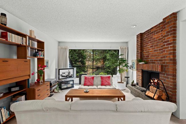 856 Frederick Rd, Townhouse with 4 bedrooms, 3 bathrooms and 2 parking in North Vancouver BC | Image 6