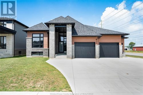 121 Hazel Cres, Kingsville, ON, N9Y0A9 | Card Image