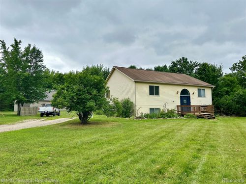 1921 N Gregory Rd, Fowlerville, MI, 48836-9102 | Card Image