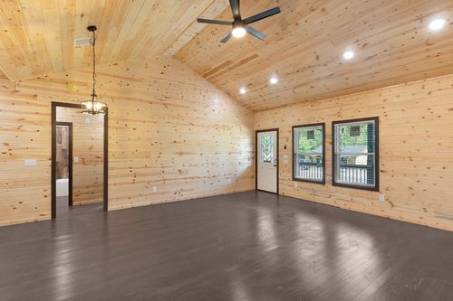 905 N Walnut St, Winnsboro, TX, 75494-2139 | Card Image