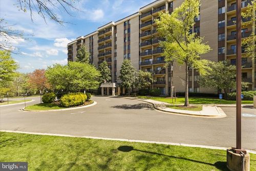 531-3100 S Manchester St, FALLS CHURCH, VA, 22044-2743 | Card Image