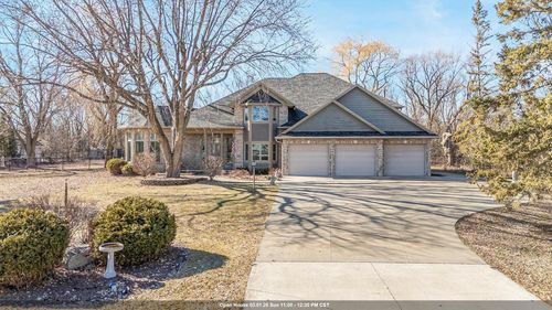 1051 S Oakwood Road, OSHKOSH, WI, 54904 | Card Image