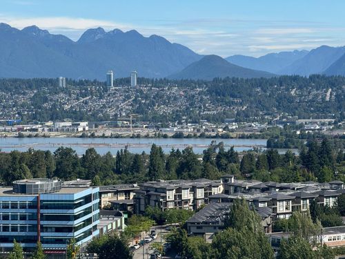 1811-10626 City Pky, Surrey, BC, V3T0S3 | Card Image