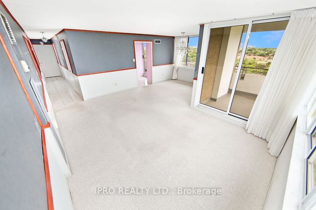 1002 - 1320 Mississauga Valley Blvd, Condo with 3 bedrooms, 2 bathrooms and 2 parking in Mississauga ON | Image 8