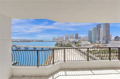 apt-20i-555 Ne 15th St, MIAMI, FL, 33132-1403 | Card Image