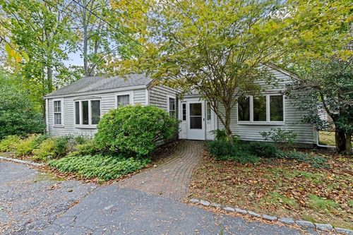 89 Ripley Rd, Cohasset, MA, 02025-1764 | Card Image