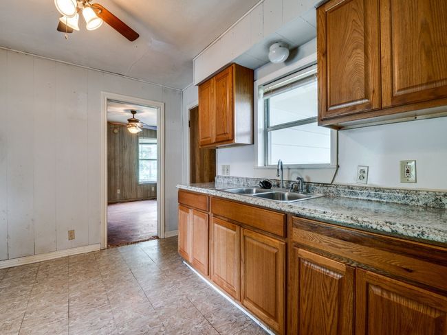 580 W 6 Th St, House other with 3 bedrooms, 2 bathrooms and null parking in Lancaster TX | Image 10