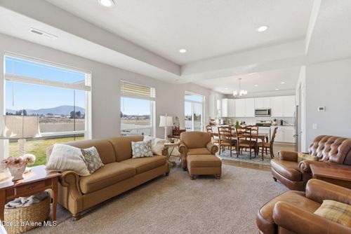 9798 Heston, Hayden, ID, 83835 | Card Image