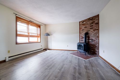 38 Stonegate Lane, Derry, NH, 03036 | Card Image
