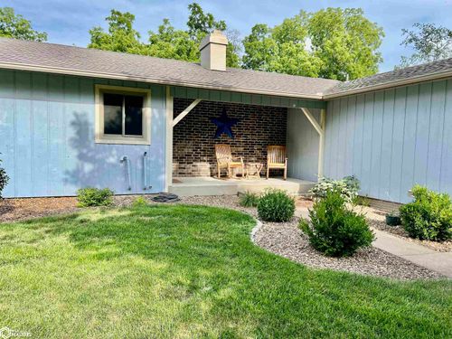 2002 S 7th St, Oskaloosa, IA, 52577-4101 | Card Image