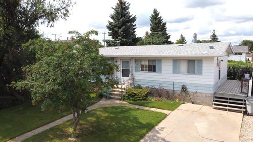 822 15 Street, Wainwright, AB, T9W1E6 | Card Image