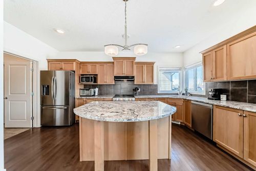 2002 High Country Rise Nw, High River, AB, T1V0C9 | Card Image