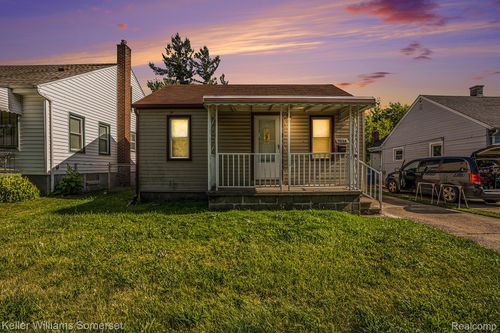 7034 Yacht Ave, Warren, MI, 48091-2935 | Card Image