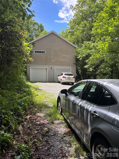 319 Glenn Bridge Rd, Arden, NC, 28704-9442 | Card Image