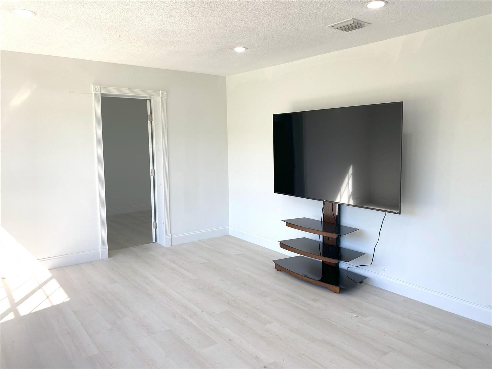 Residential Lease in Deerfield Beach 3