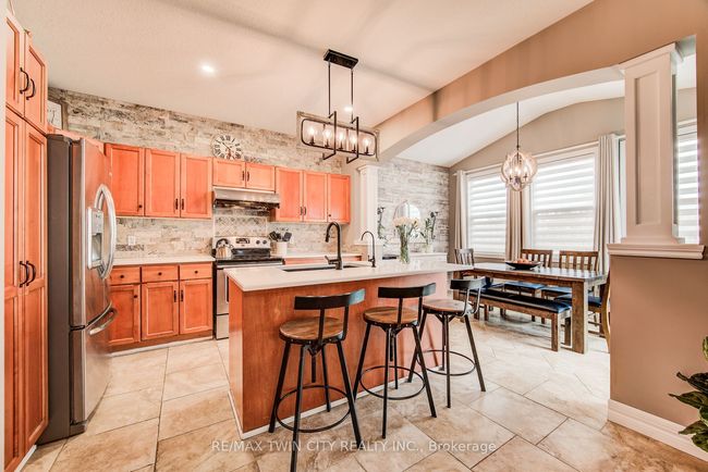 616 Frieburg Dr, House other with 5 bedrooms, 4 bathrooms and 2 parking in Waterloo ON | Image 11