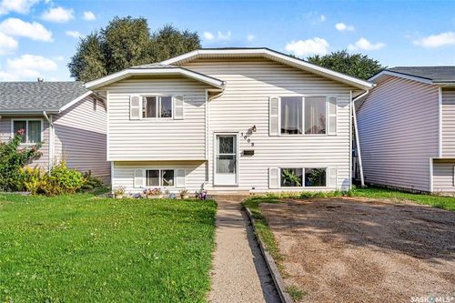 1008 2nd St E, Prince Albert, SK, S6V0G7 | Card Image