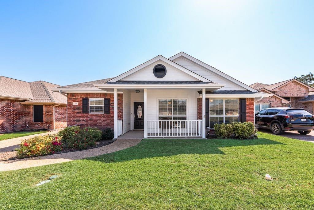 Hawthorn , Waxahachie, TX 75165