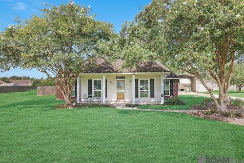 24645 Rolling Meadow Dr, Denham Springs, LA, 70726-6852 | Card Image