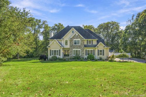15 E Salem Rd, Fishkill, NY, 12524-3005 | Card Image
