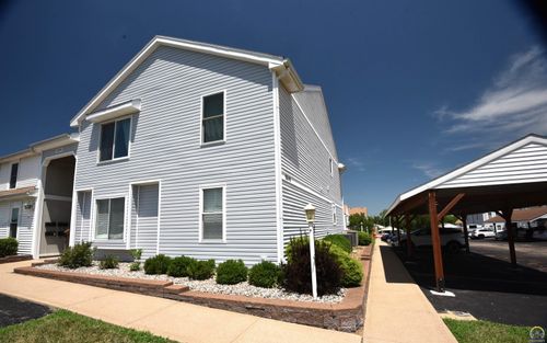 apt-2-5849 Sw 22nd Ter, Topeka, KS, 66614-1800 | Card Image