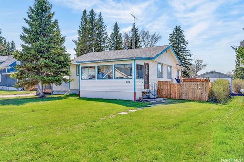 202 2nd Ave, Spalding, SK, S0K | Card Image