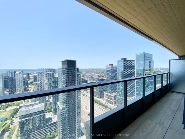 5001 - 3 Concord Cityplace Way, Condo with 1 bedrooms, 1 bathrooms and null parking in Toronto ON | Image 5