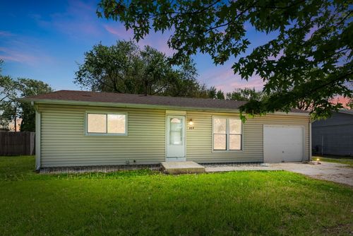 204 N Irvine St, Aroma Park, IL, 60910-1062 | Card Image