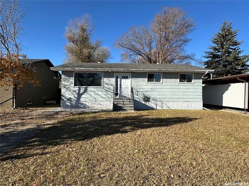 8368 Howard Ave, Gull Lake, SK, S0N1A0 | Card Image