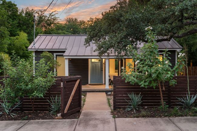 1904 S 6 Th St, House other with 2 bedrooms, 1 bathrooms and 2 parking in Austin TX | Image 23
