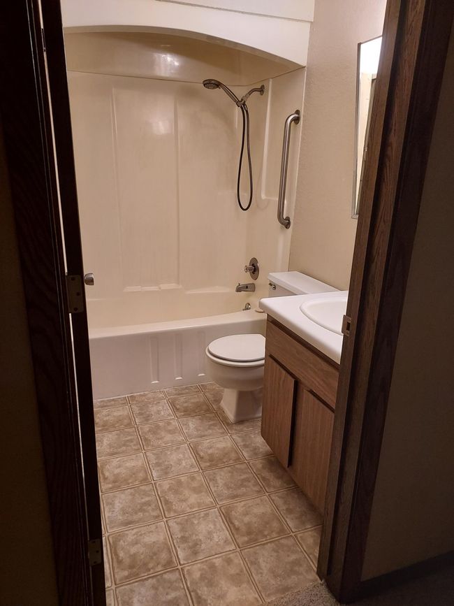 Bathroom | Image 12