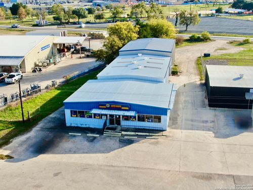 13691 Us Highway 87 W, La Vernia, TX, 78121-5804 | Card Image