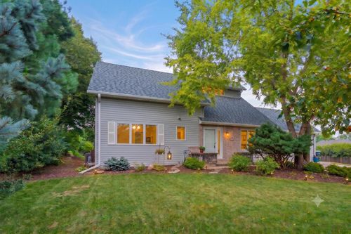 409 Red Coat Court, Waterford, WI, 53185 | Card Image