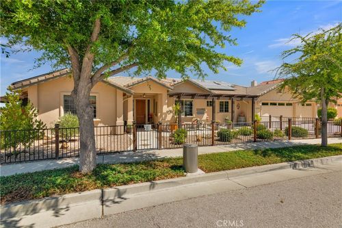 654 Red Cloud Rd, Paso Robles, CA, 93446-2947 | Card Image